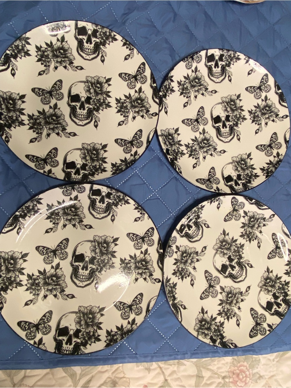 4PC. Set ZRIKE BRANDS by R. Squared FLOWER SKULLBDinner Plates 10.5in.
